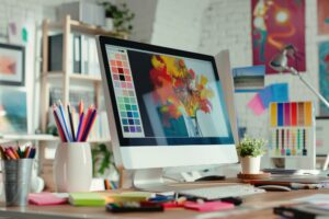ordenador con programas de diseño